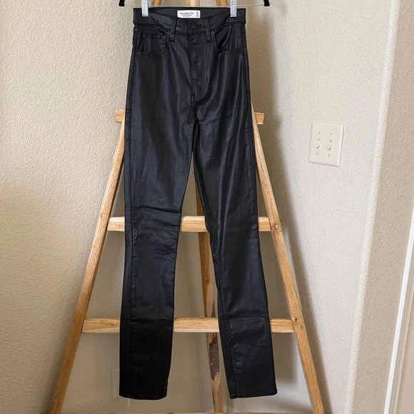 Abercrombie & Fitch 90’s Slim & Straighten Ultra High Rise Coated Black Vent Hem - Picture 3 of 6
